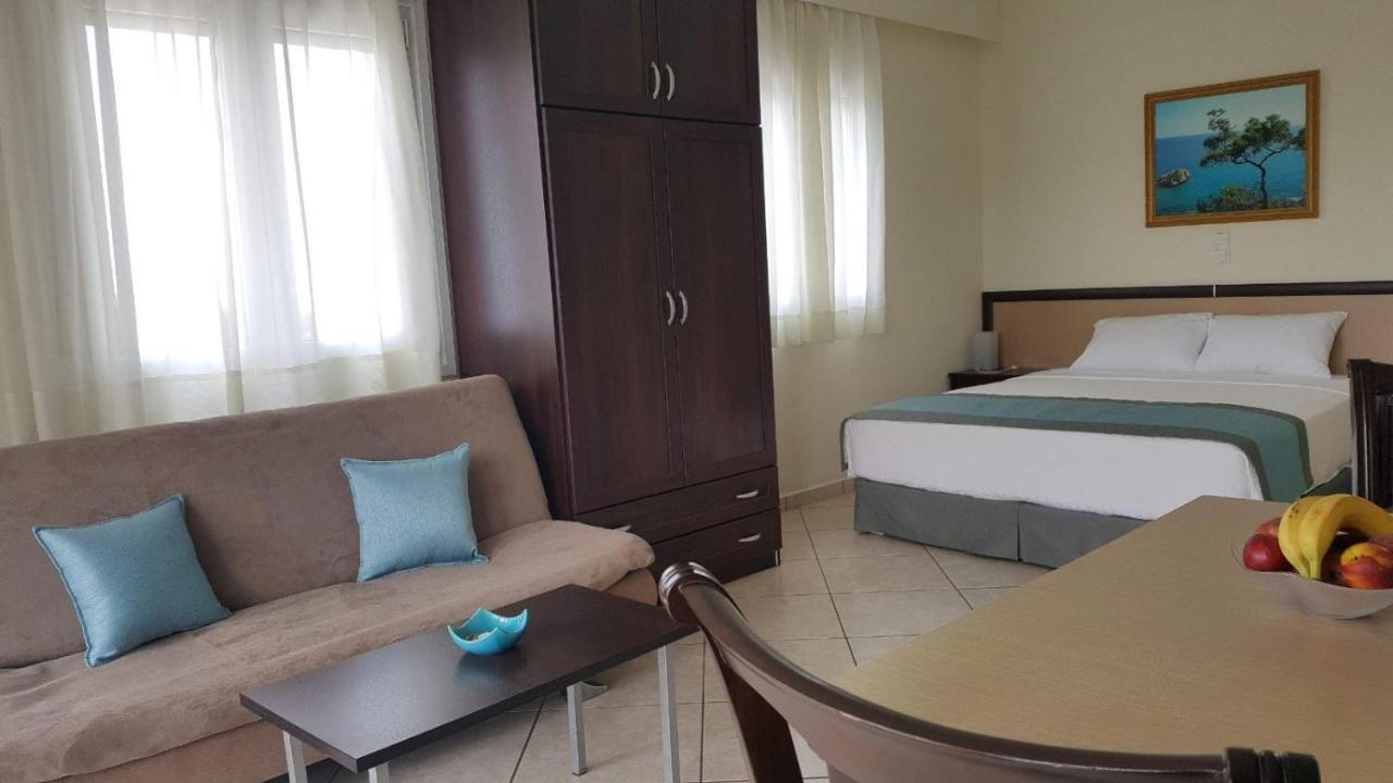 Yolanda Studios Paralia Agias Foteinis Экстерьер фото