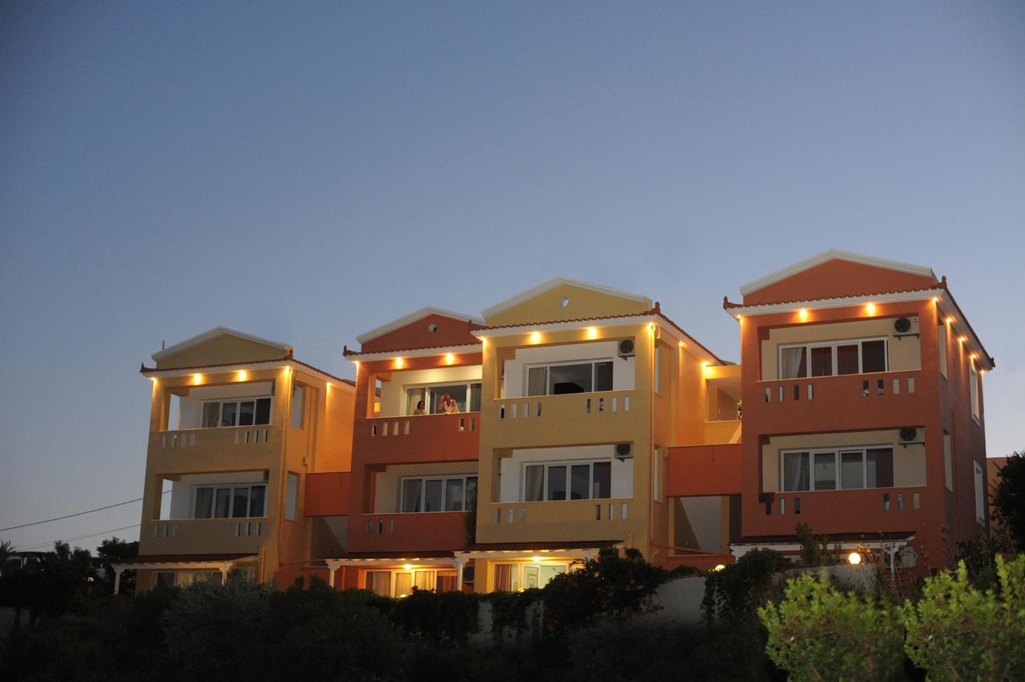 Yolanda Studios Paralia Agias Foteinis Экстерьер фото