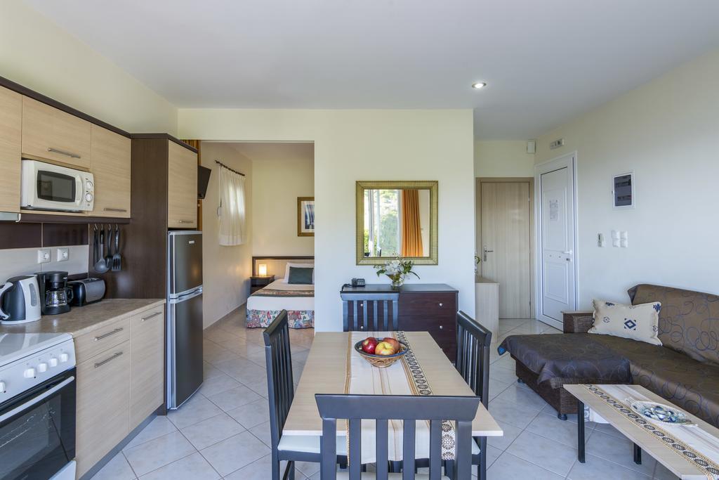 Yolanda Studios Paralia Agias Foteinis Номер фото